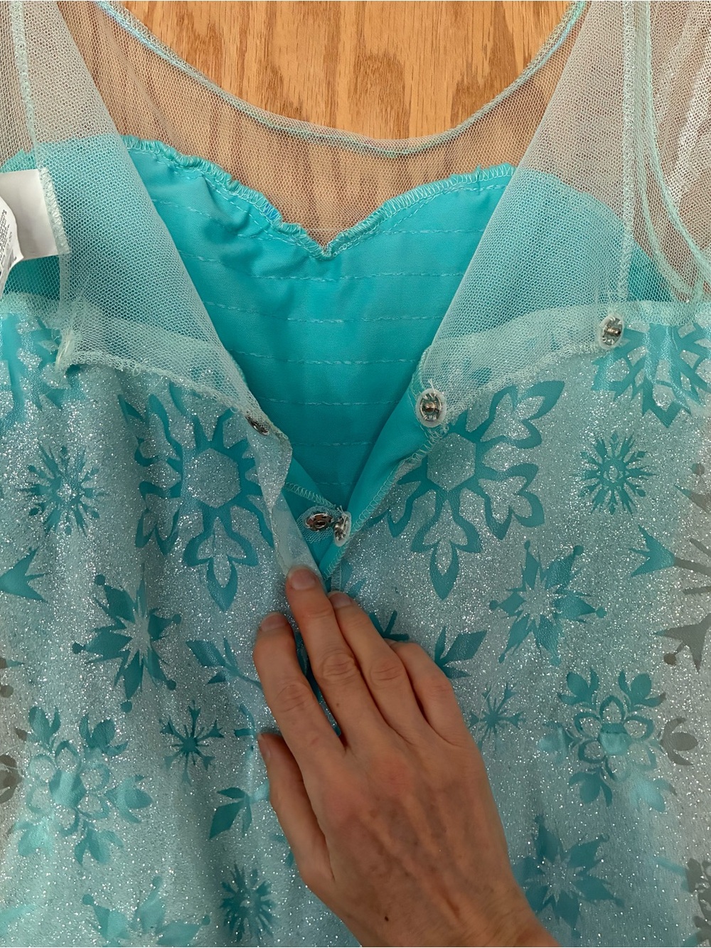 Women’s Disney Frozen Elsa Costume - Picture 9 of 13